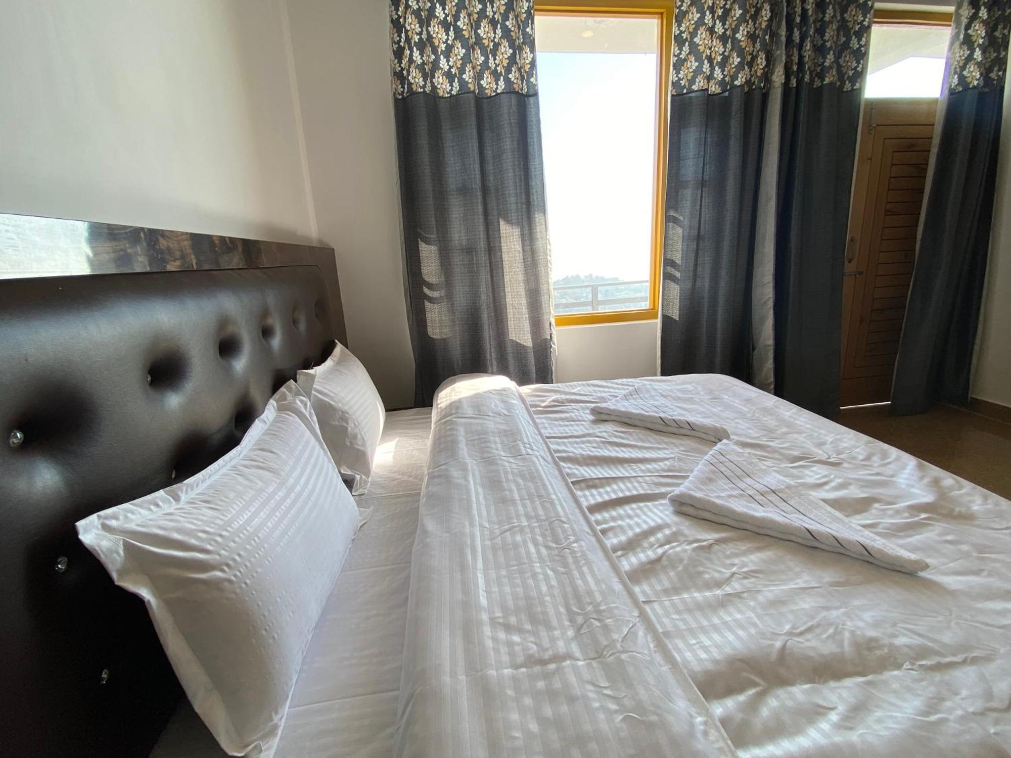 Redeem Cafe & Homestay McLeod Gandzs Kültér fotó